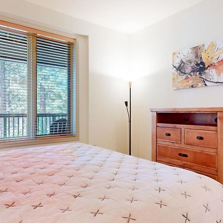 Mammoth Green 118 Located On Sierra Star Golf Course, Private Patio, Summer Pool Condo 맘모스 레이크스 외부 사진