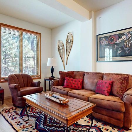 Mammoth Green 118 Located On Sierra Star Golf Course, Private Patio, Summer Pool Condo 맘모스 레이크스 외부 사진