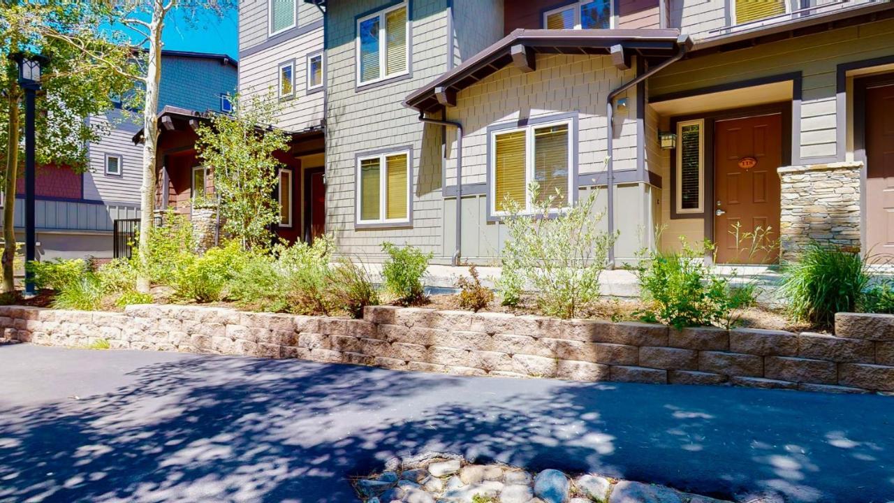 Mammoth Green 118 Located On Sierra Star Golf Course, Private Patio, Summer Pool Condo 맘모스 레이크스 외부 사진
