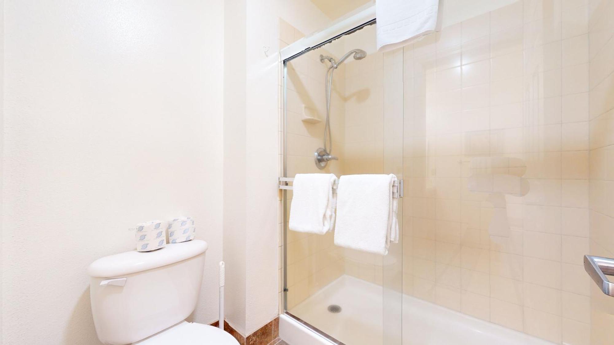 Mammoth Green 118 Located On Sierra Star Golf Course, Private Patio, Summer Pool Condo 맘모스 레이크스 외부 사진