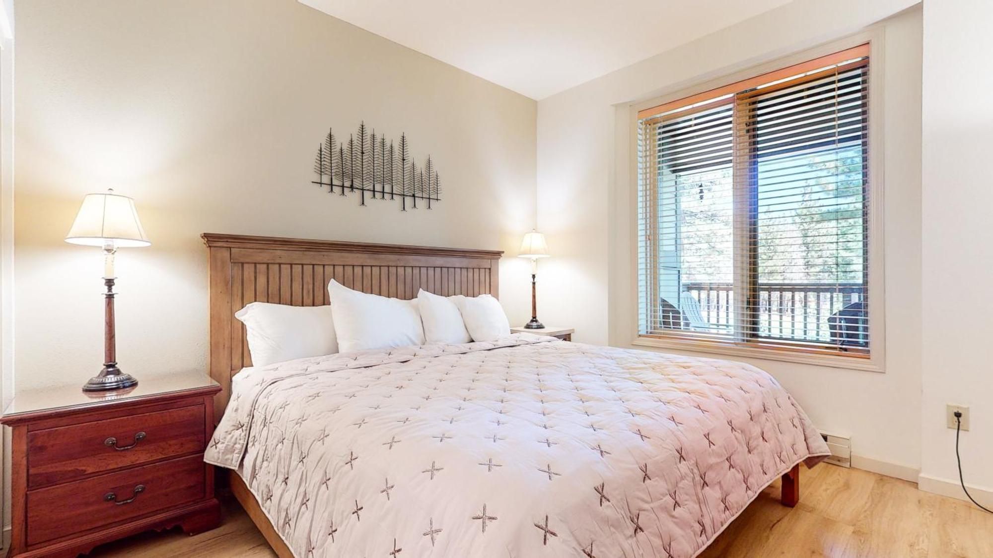 Mammoth Green 118 Located On Sierra Star Golf Course, Private Patio, Summer Pool Condo 맘모스 레이크스 외부 사진