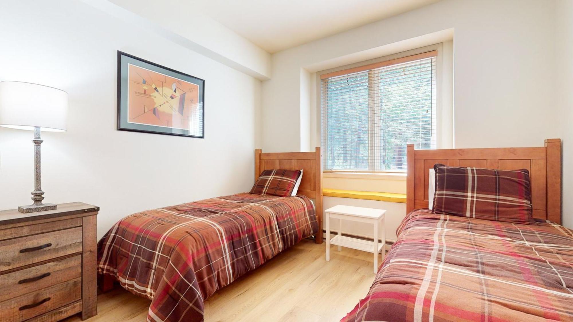 Mammoth Green 118 Located On Sierra Star Golf Course, Private Patio, Summer Pool Condo 맘모스 레이크스 외부 사진