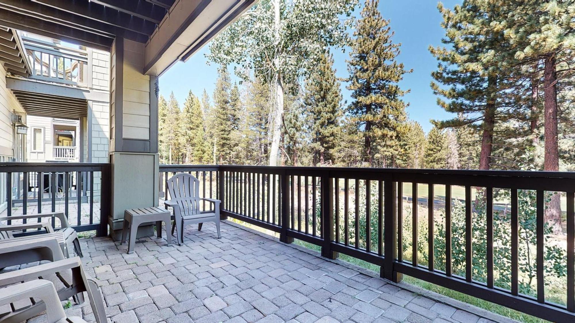 Mammoth Green 118 Located On Sierra Star Golf Course, Private Patio, Summer Pool Condo 맘모스 레이크스 외부 사진