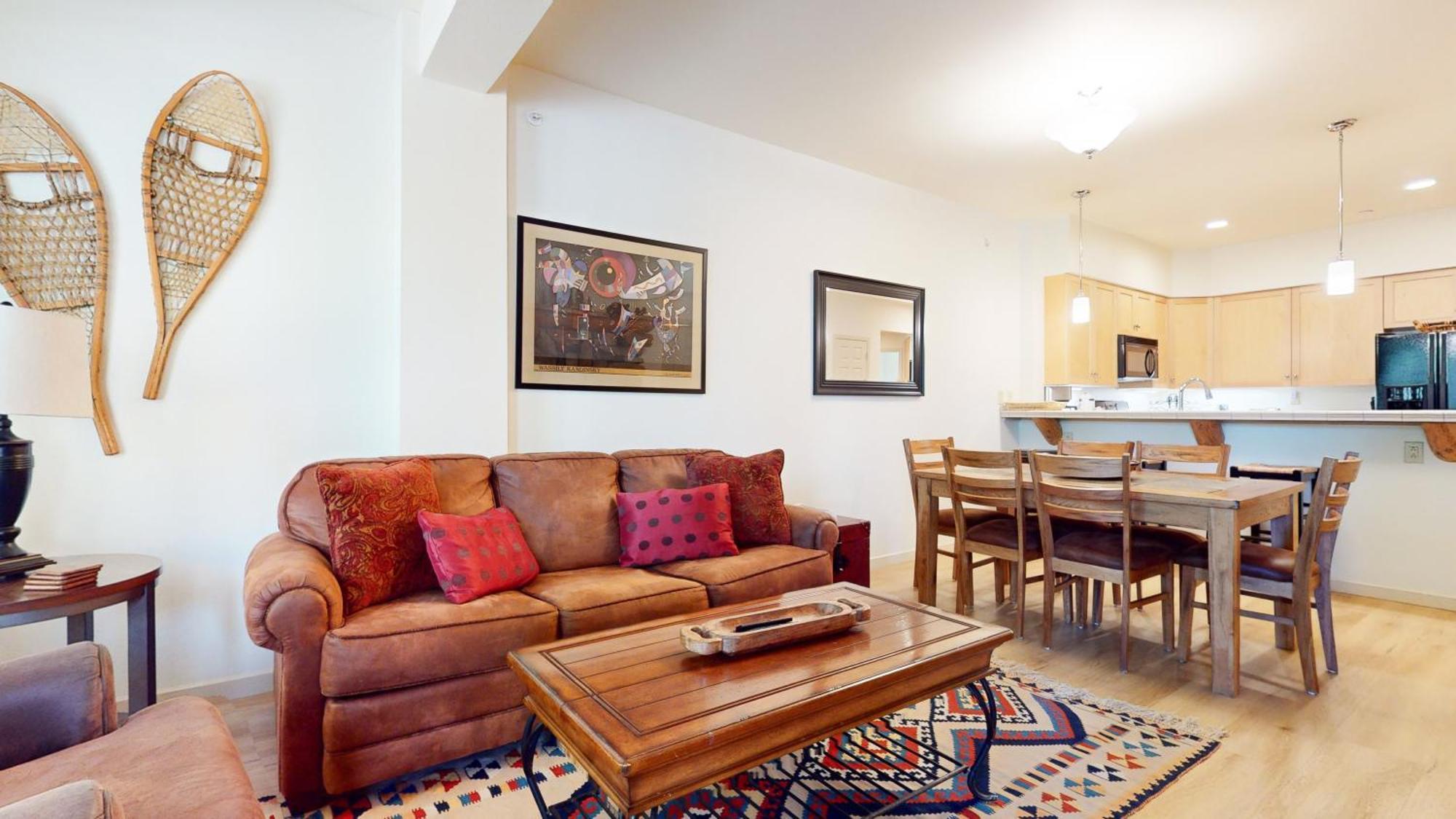 Mammoth Green 118 Located On Sierra Star Golf Course, Private Patio, Summer Pool Condo 맘모스 레이크스 외부 사진