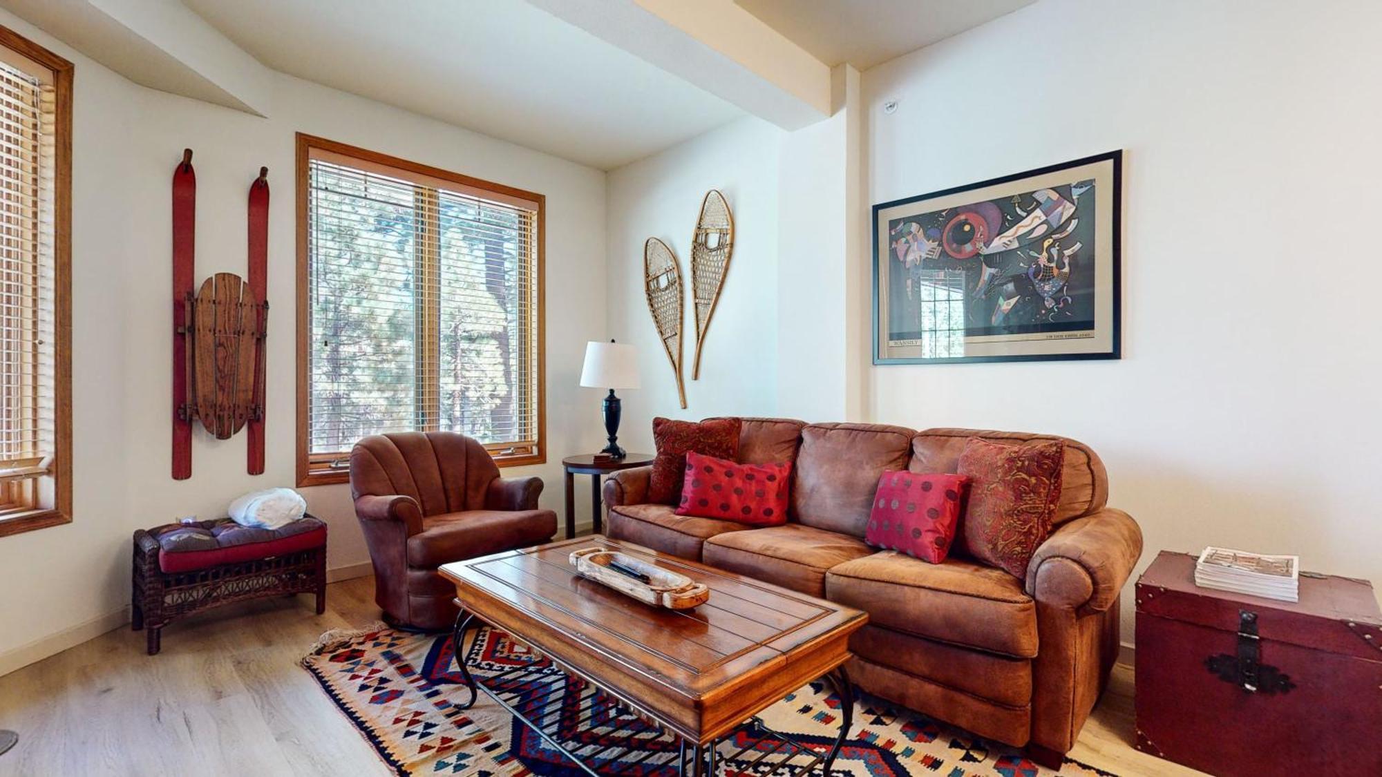 Mammoth Green 118 Located On Sierra Star Golf Course, Private Patio, Summer Pool Condo 맘모스 레이크스 외부 사진